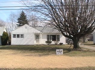 26 Short Dr, Orchard Park, NY 14127