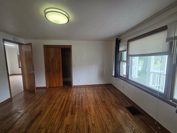 4th image of 147 Washington Sq #1