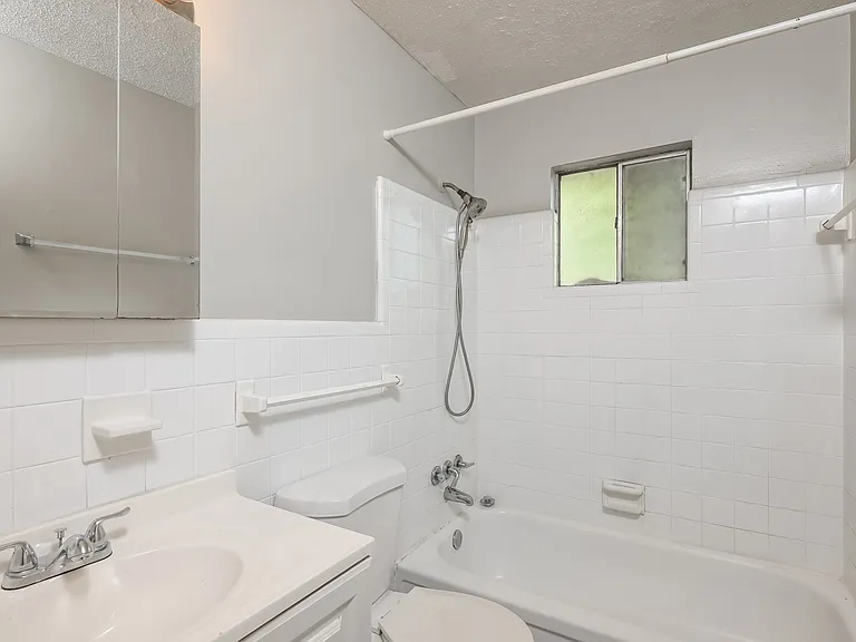 626 Hickory Ct — Photo 12
