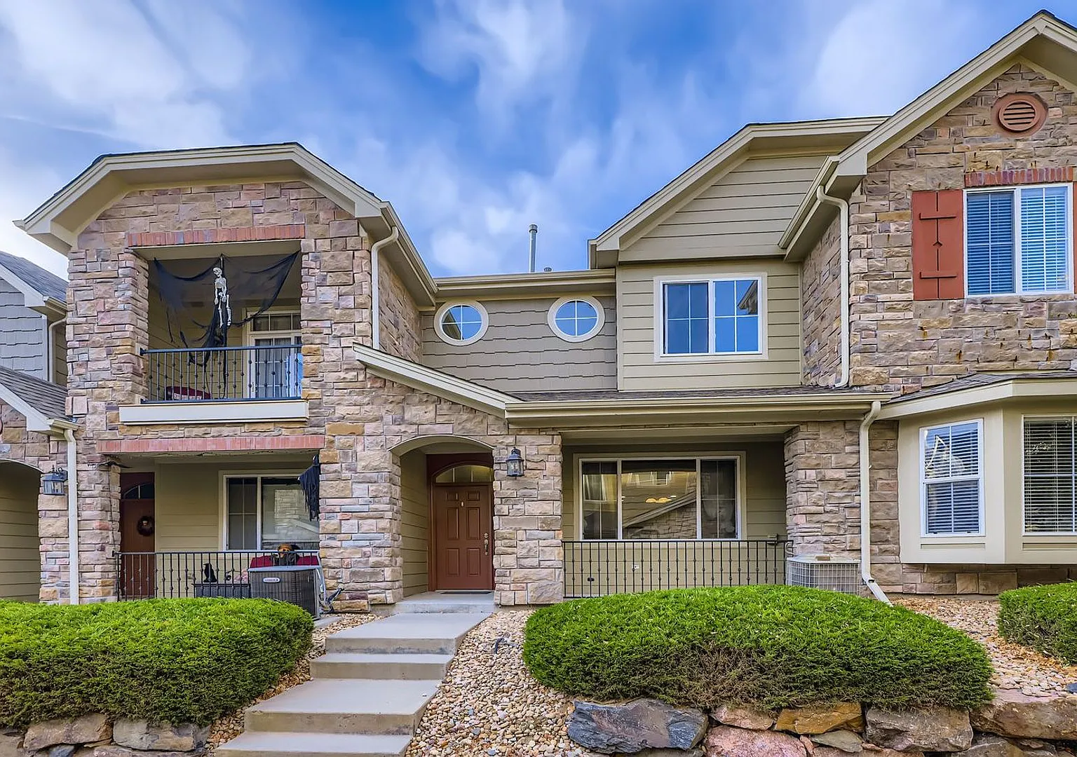 $500 OFF first months rent! Gorgeous 2BD/2.5BA home located in Northglenn, CO! Available 9/4/26! — Photo 1