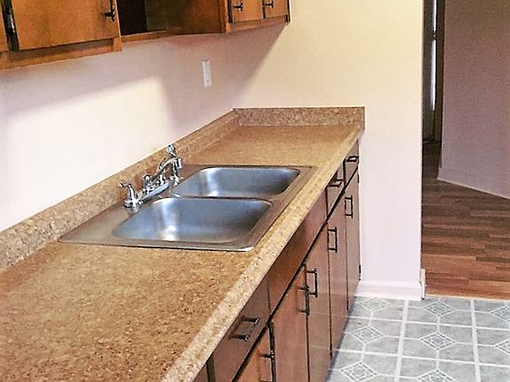 4th image of 110 Beechwood Ln
