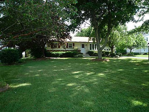 2nd image of 893 Weiland Rd