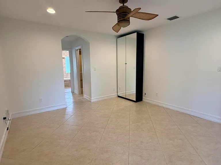 3509 NW 26th Ct — Photo 14