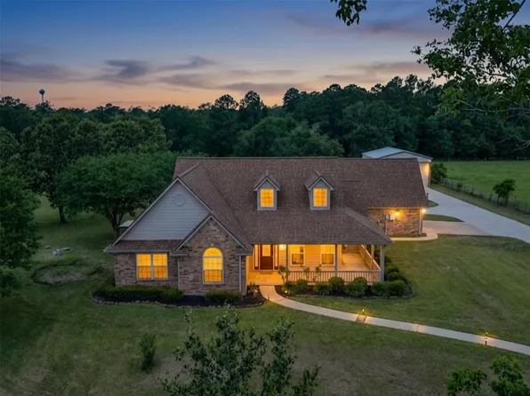 101 Pine Crest Dr, Huntsville, TX 77320