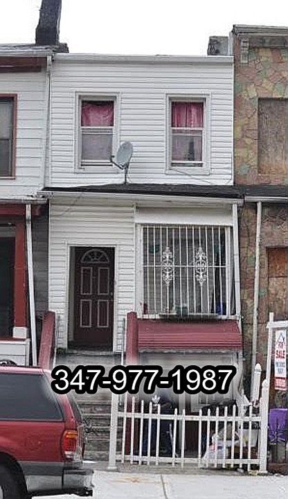 1st image of 217A Putnam Ave