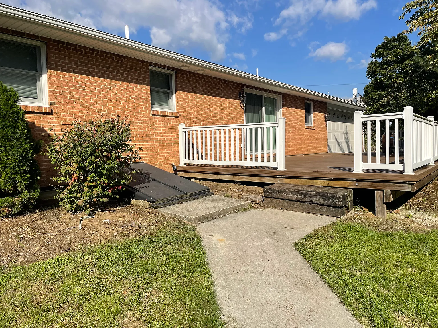 2 bed, 1356 sqft, $2,500 — Photo 2