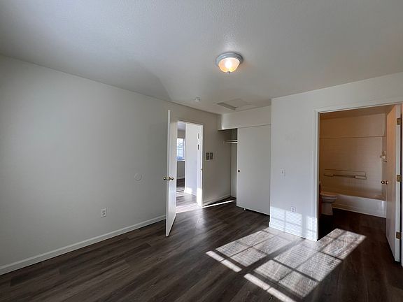 5th image of 475 E Cedar St Suite 17
