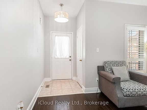 3rd image of 39 Flurry Cir