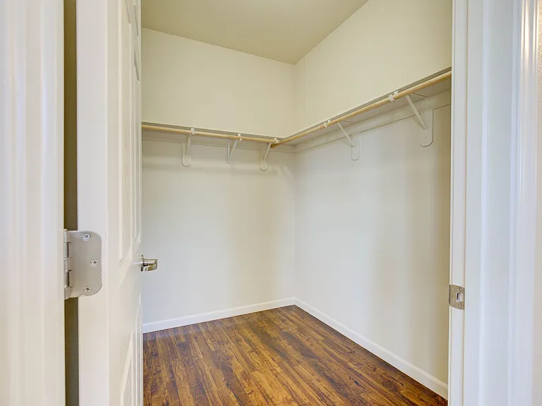 330 Van Ness Cottages — Photo 6