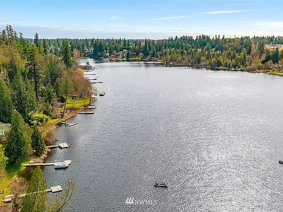 5th image of 17435 E Lake Desire Dr SE