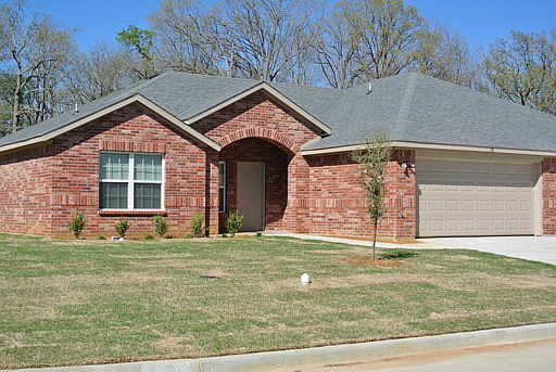 1st image of 86 Madeline Dr