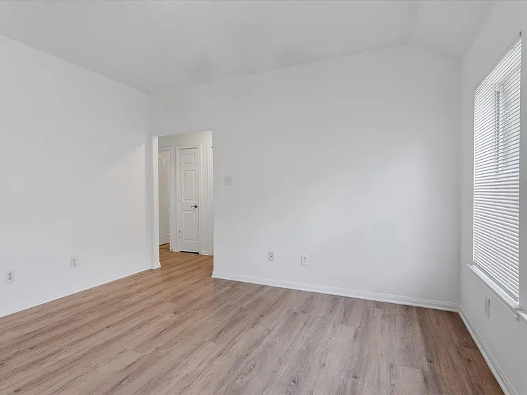 15 Benedict Canyon Loop — Photo 15