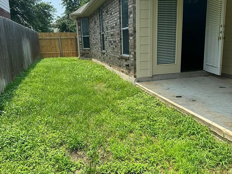 2620 Century Park Blvd — Photo 15