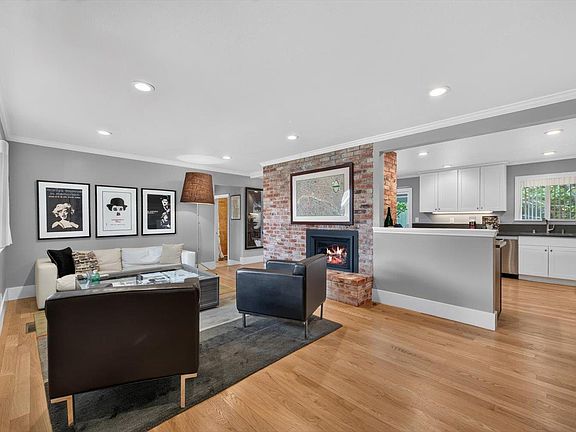 3rd image of 1703 Crinella Drive