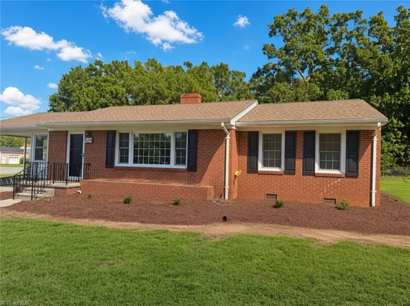 5204 S State Highway 49, Burlington, NC 27215