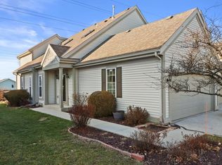 1512 Roxbury Way, Waukesha, WI 53186