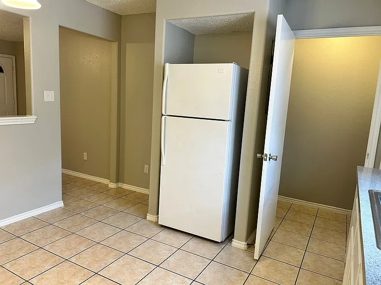 2302 W Elisa Ln #7 — Photo 6
