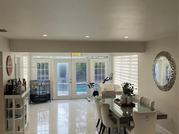 7651 NW 14th St, Pembroke Pines, FL 33024