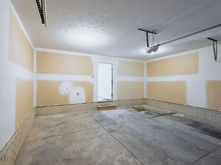 8815 Venice Ln — Photo 48
