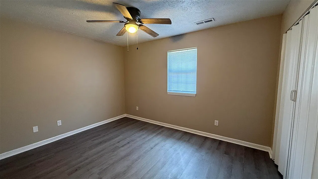 2 bed, 900 sqft, $950 — Photo 3