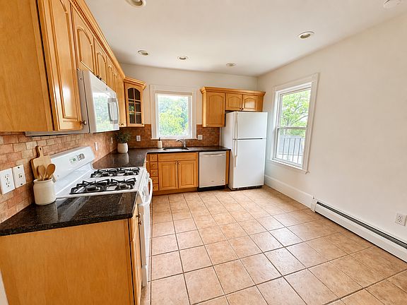 4th image of 150 Lagrange St #1