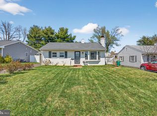 325 Austin Dr, Fairless Hills, PA
