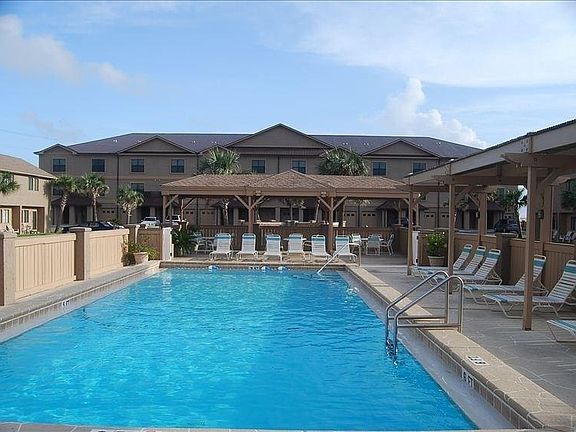 4th image of 8443 Gulf Blvd APT D17
