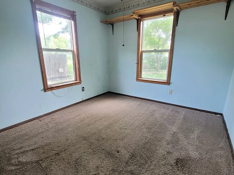 618 S Magnolia St — Photo 2