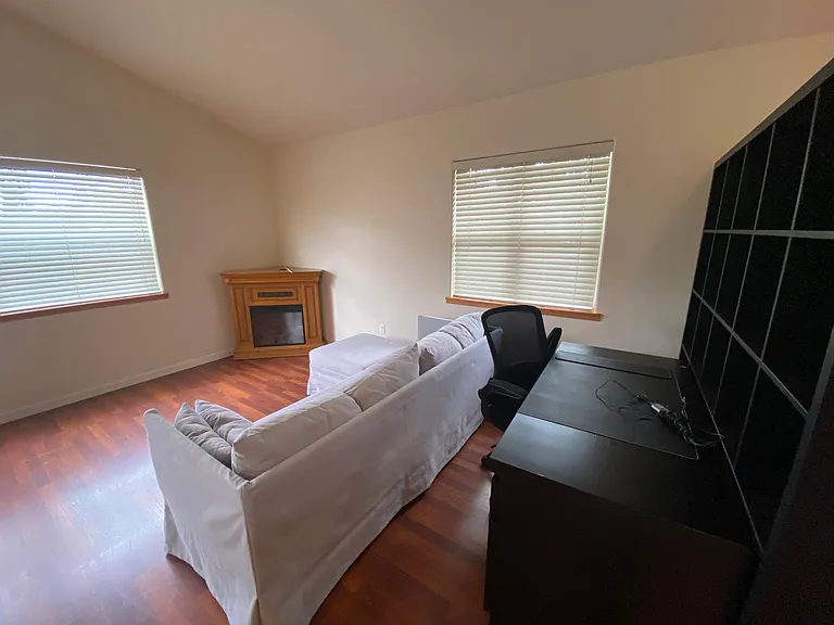 555 S K St #B — Photo 9
