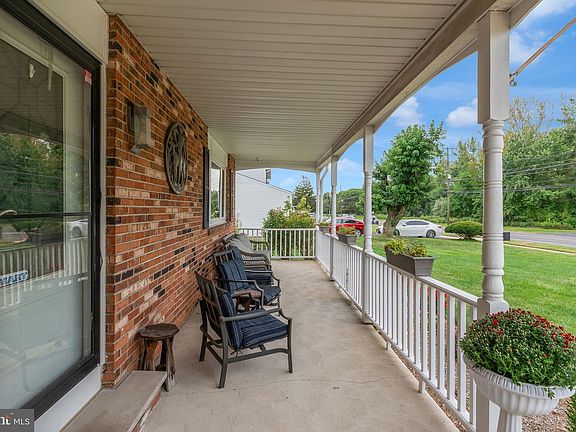 4th image of 1968 Klockner Rd