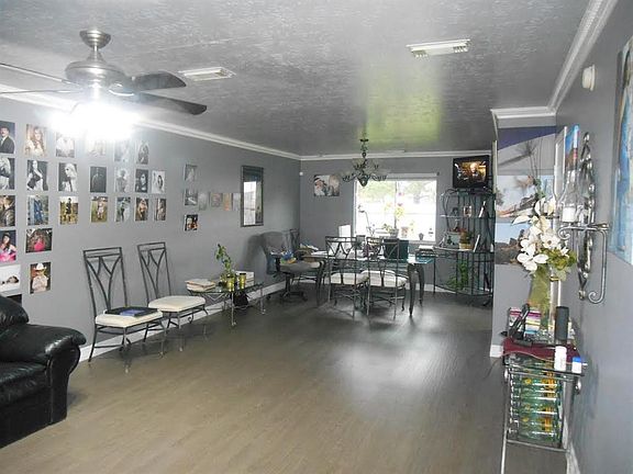 ANOTHER LOOK INTO THE BEAUTIFUL LIVING ROOM, GREAT FLOORING