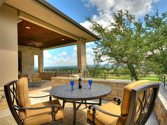 Upper Patio, Open