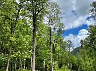 90 Flagstone Rd, Cashiers, NC 28717