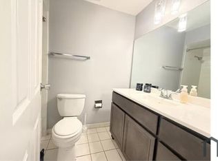 3108 Roberts Dr APT 6, Woodridge, IL 60517