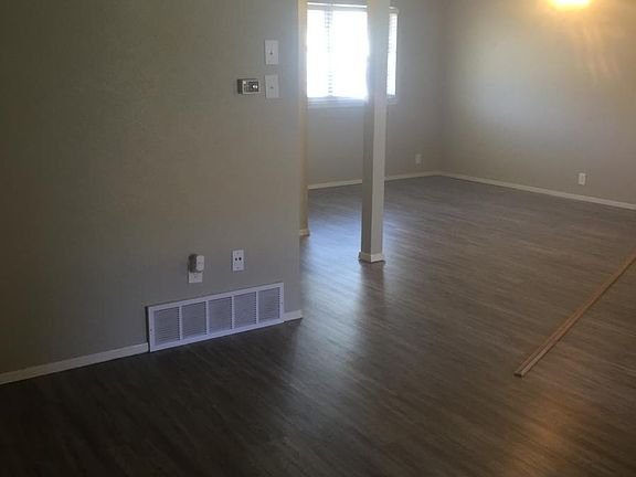 4th image of 628 Maple Ave