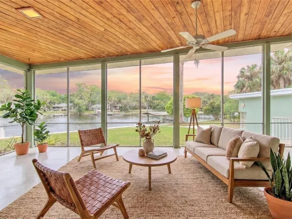 7102 Mandy Ln, New Port Richey, FL 34652