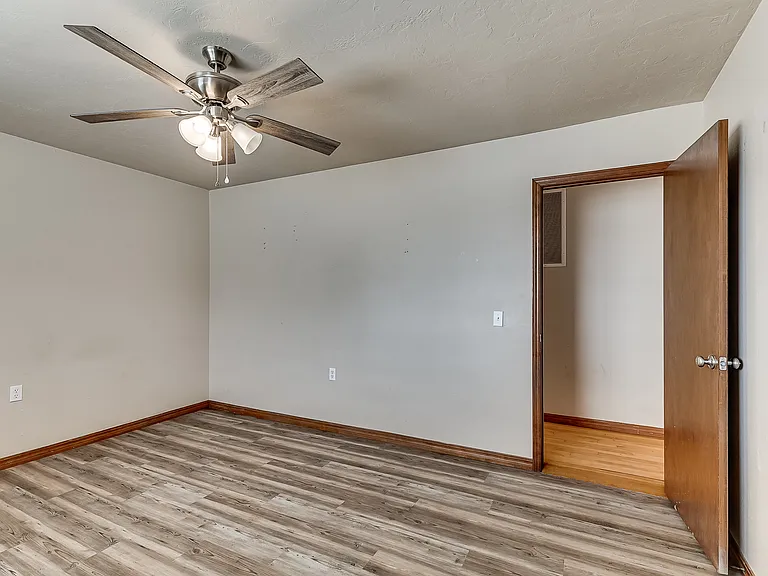 27115 Western Ave — Photo 8