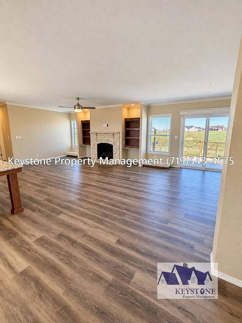 Application Fee Reimbursed! Upscale, 4 Bedroom/2 Bathroom/2 Car Garage Home, Pw $2350/$2350 — Photo 4