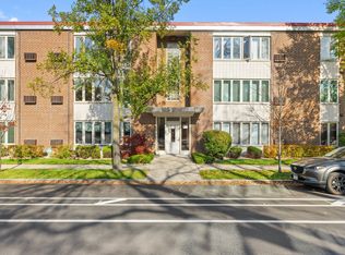 701 Busse Hwy APT 1A, Park Ridge, IL 60068