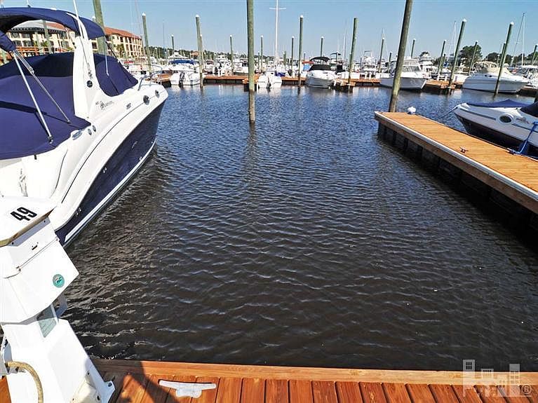 1st image of 49 Harbour Point Yacht Club