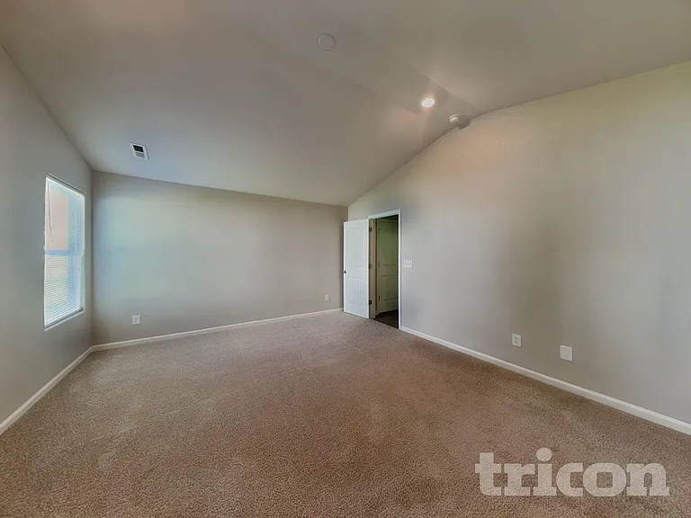 145 Bounding Ln — Photo 7