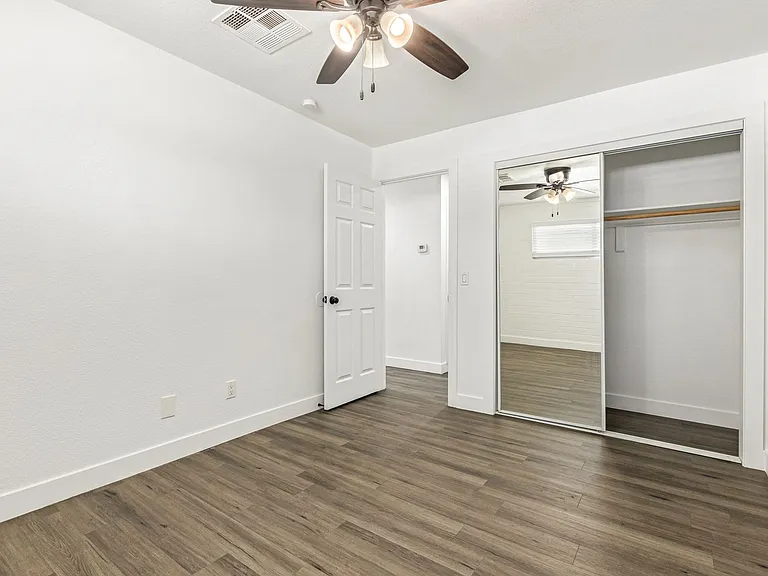 2539 W Pierson St — Photo 19