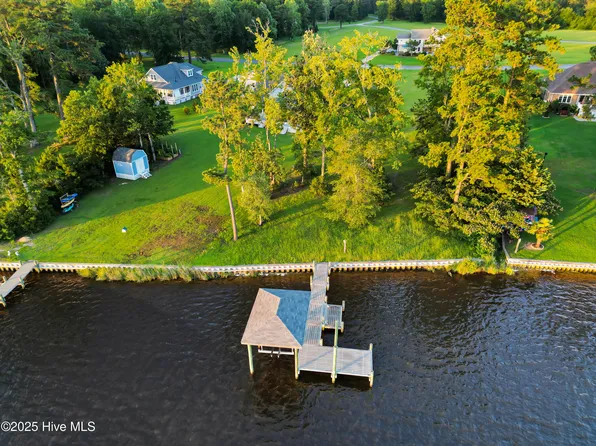 434 Southern Plantation Drive S, Oriental, NC 28571