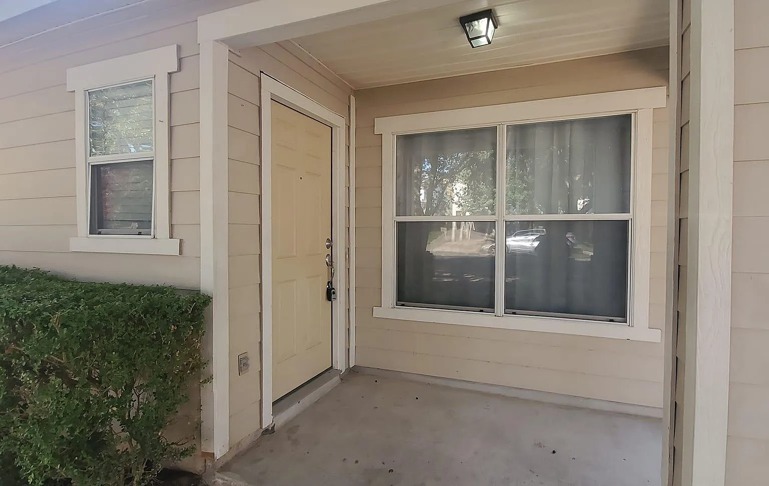 3 bed, 1.5 bath, 1226 sqft, $1,900 — Photo 3