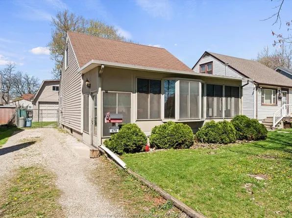 678 Capitol St, Windsor, ON N8X 3G1