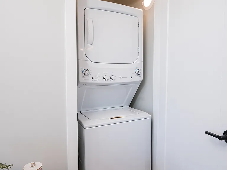 60 E Green St #212 — Photo 7