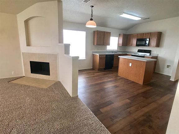 5th image of 1514 Waters Edge Dr
