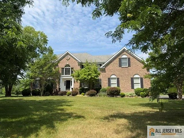 4 Applegate Ct — Photo 1