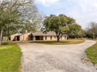 5476 Bridle Creek Ln, Brenham, TX 77833