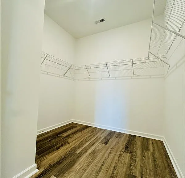 7121 Fisk Dr NE — Photo 3